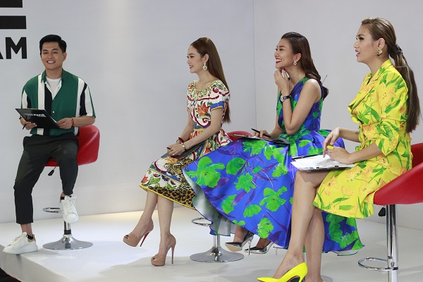 Bộ 3 HLV The Face đọ sắc trong trang phục họa tiết nhiệt đới rực rỡ